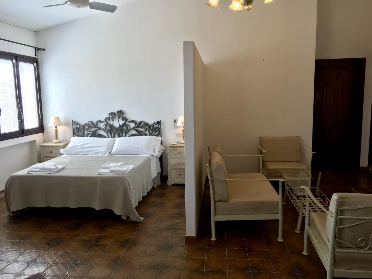Hotel Su Meriagu Capitana Esterno foto