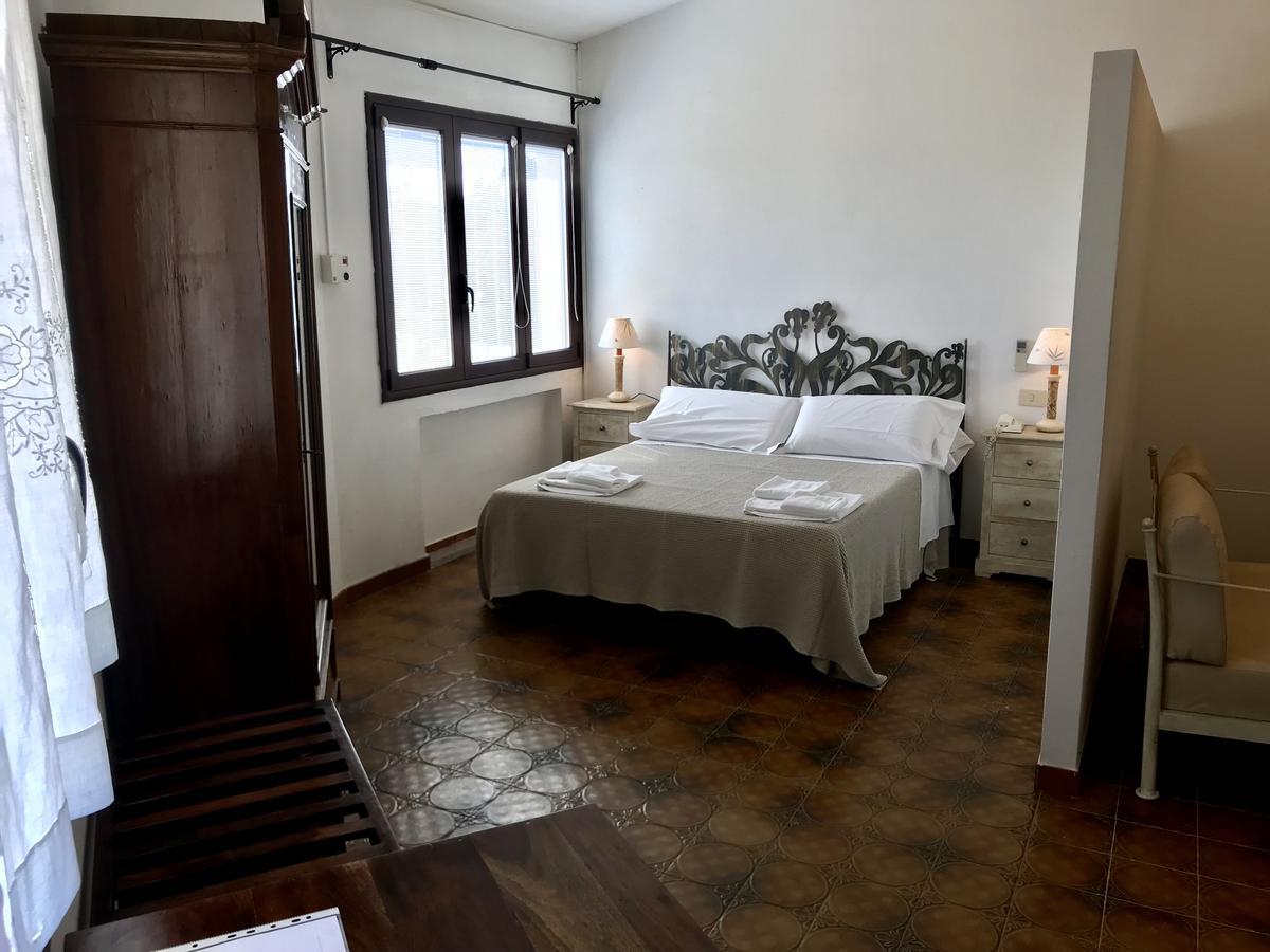 Hotel Su Meriagu Capitana Esterno foto