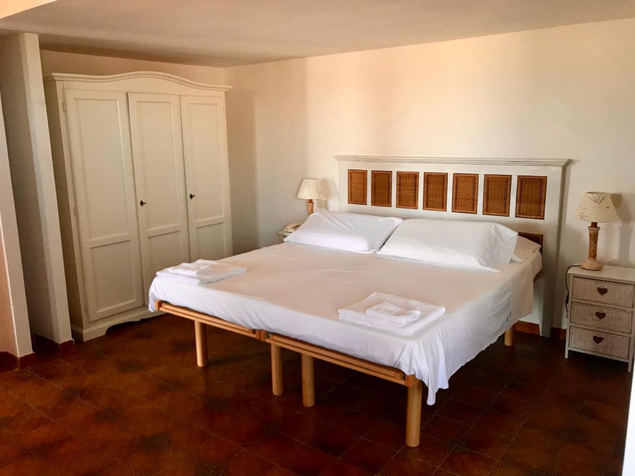 Hotel Su Meriagu Capitana Esterno foto
